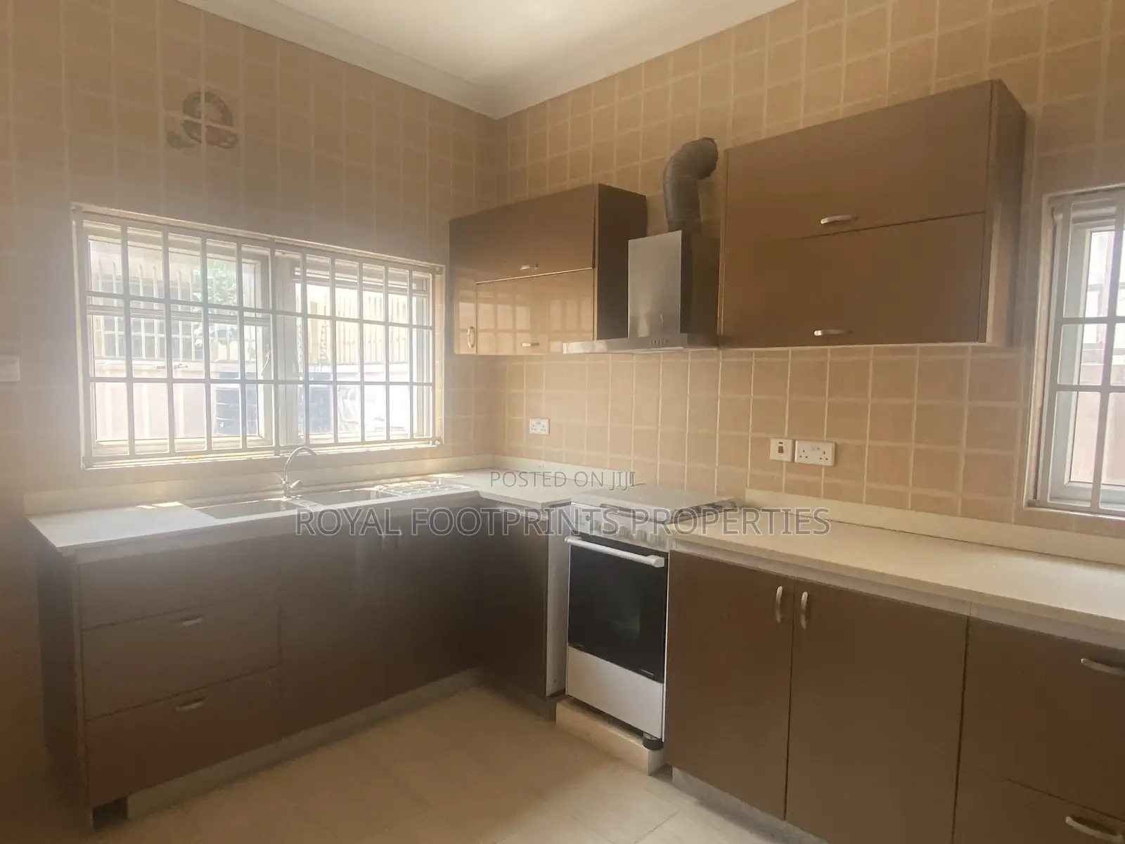 4bdrm Townhouse / Terrace in Royal Footprints, East Legon for Rent