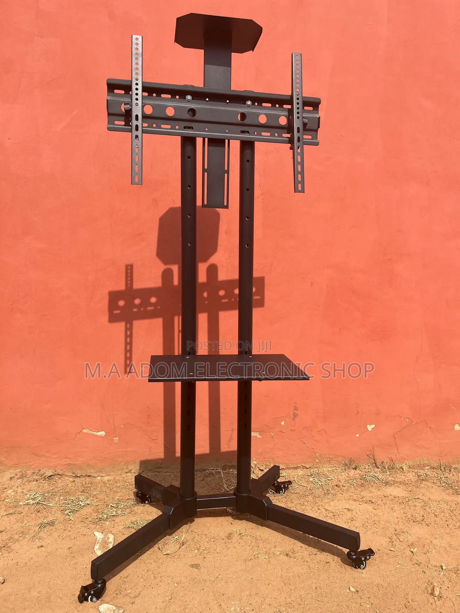 Mobile Tv Stand With Adjustable Wheels 32”-70”