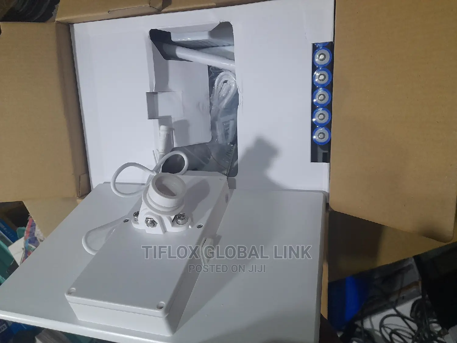 Intelligent Wifi Solar Alert PTZ Camera