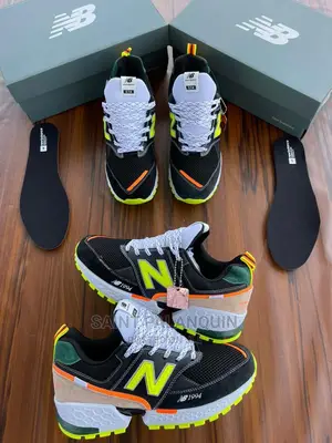 New Balance Snks