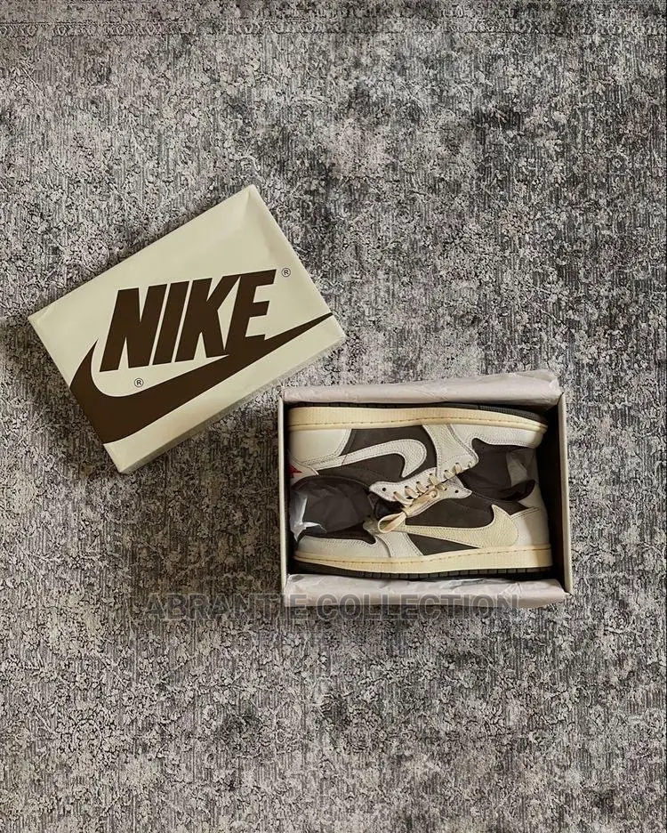 Air Jordan Retro 1 X Travis Scott Reverse Mocha
