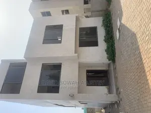 4bdrm House in East Airport for Sale