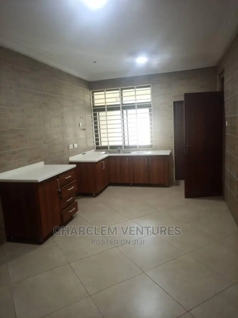 3bdrm House in East Legon for Rent