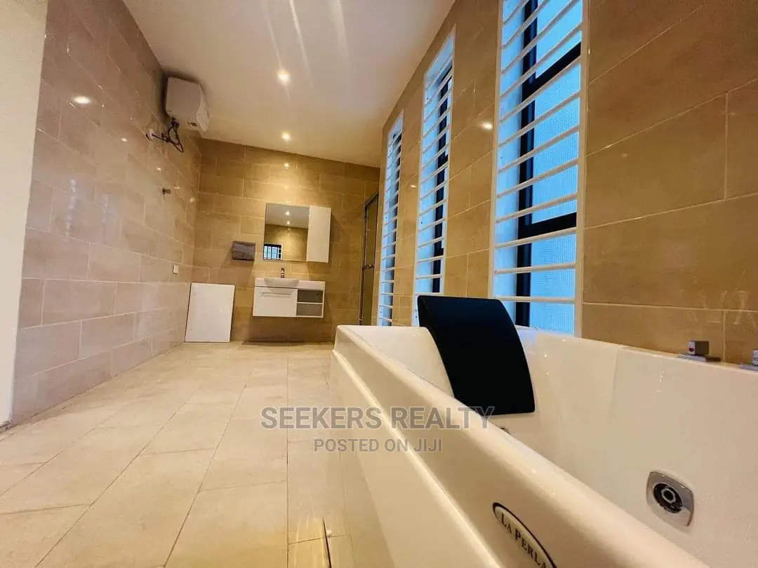 4bdrm House in Seekers Realty, Lake Side Estate for Sale