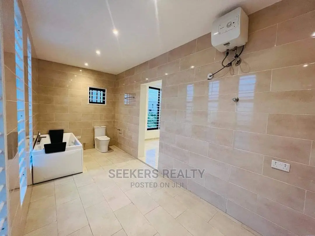 4bdrm House in Seekers Realty, Lake Side Estate for Sale