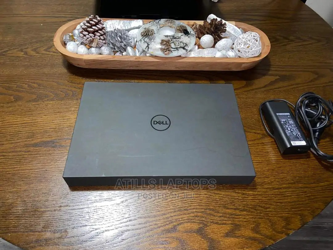 New Laptop Dell XPS 13 8GB Intel Core I5 SSD 256GB