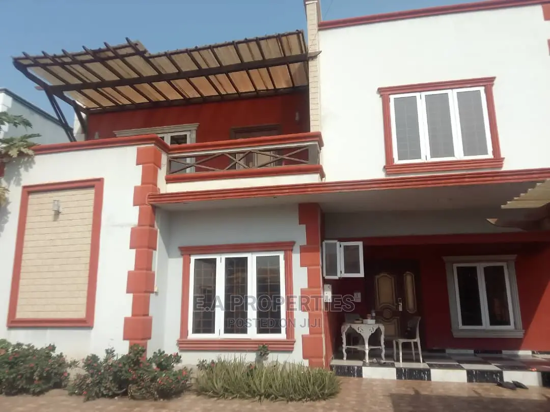 4bdrm House in E a Properties, School Junction for Rent