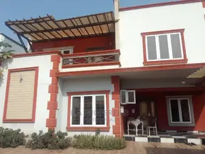 4bdrm House in E a Properties, School Junction for Rent