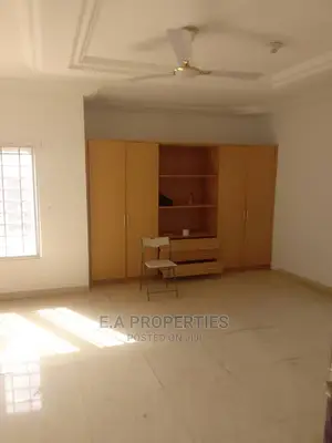 4bdrm House in E a Properties, School Junction for Rent