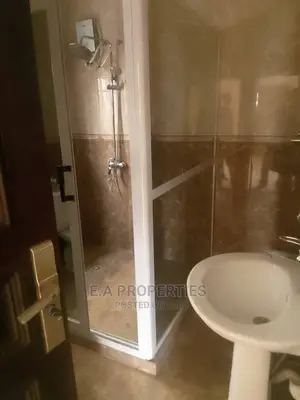 4bdrm House in E a Properties, School Junction for Rent