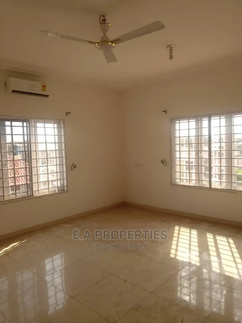 4bdrm House in E a Properties, School Junction for Rent