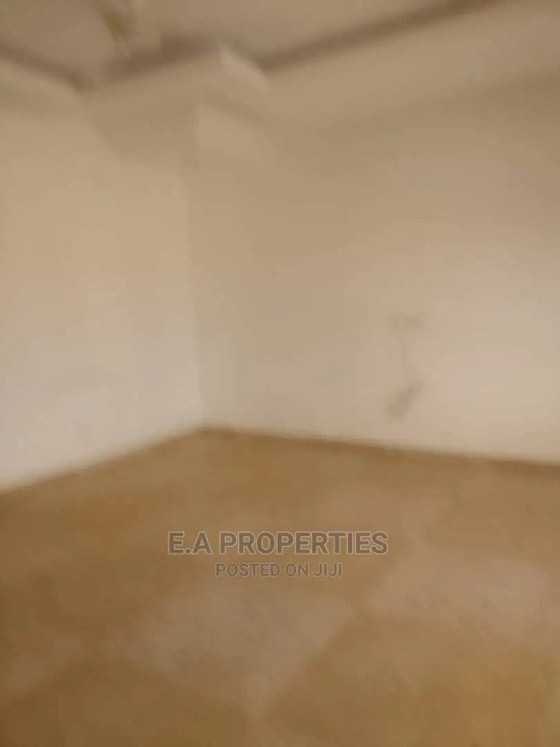 4bdrm House in E a Properties, School Junction for Rent
