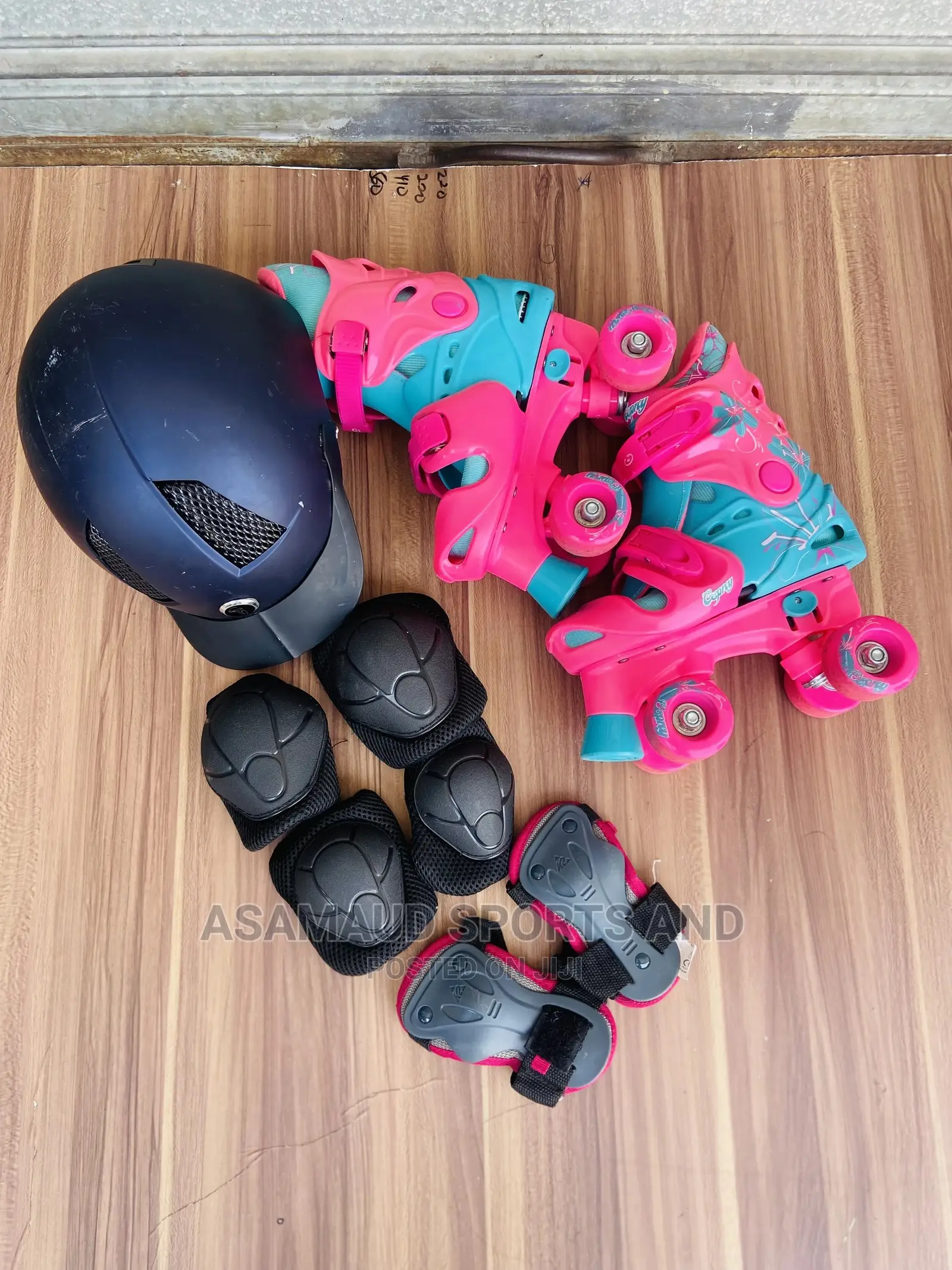 Skating Shoes at Cool Price