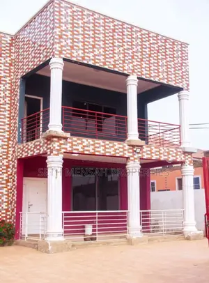 5bdrm House in Skm Property, Ashomang Estate for Sale