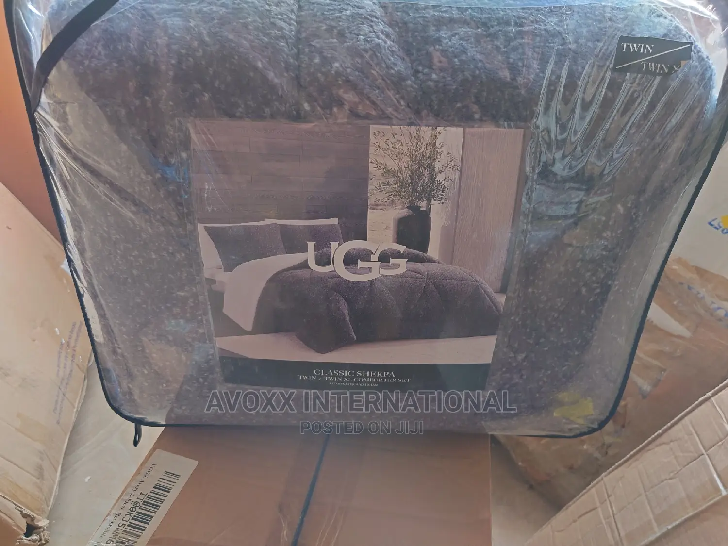 UGG Avery 2-piece Reversible Twin/Twin XL Comforter Set/Grey