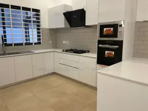 5bdrm Mansion in Community 20 Estate, Spintex for Sale