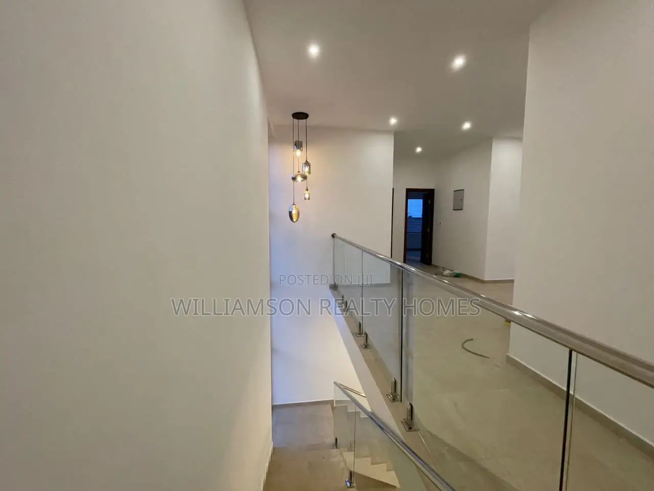 5bdrm Mansion in Community 20 Estate, Spintex for Sale