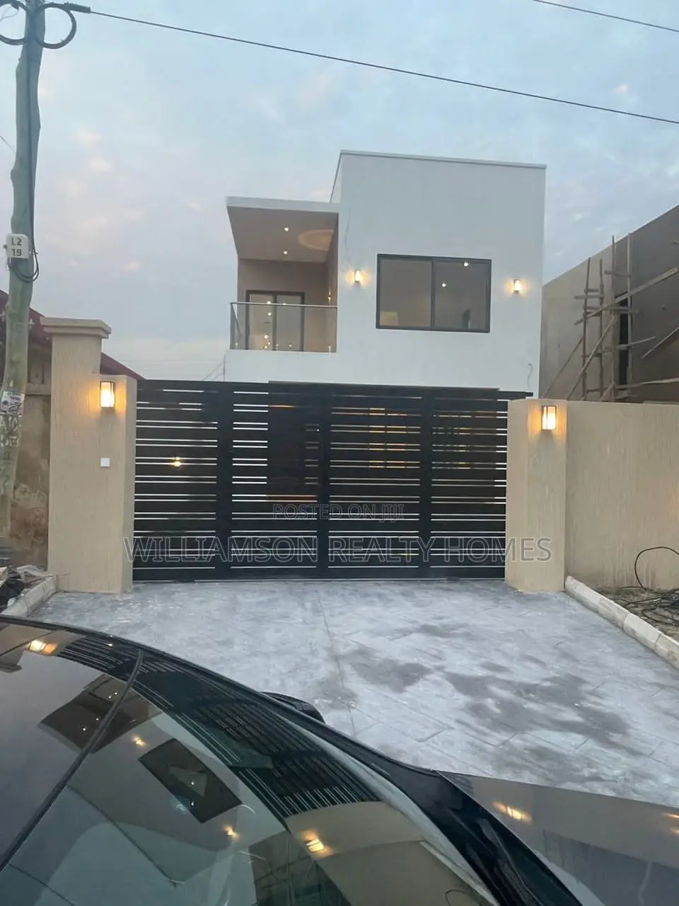 5bdrm Mansion in Community 20 Estate, Spintex for Sale