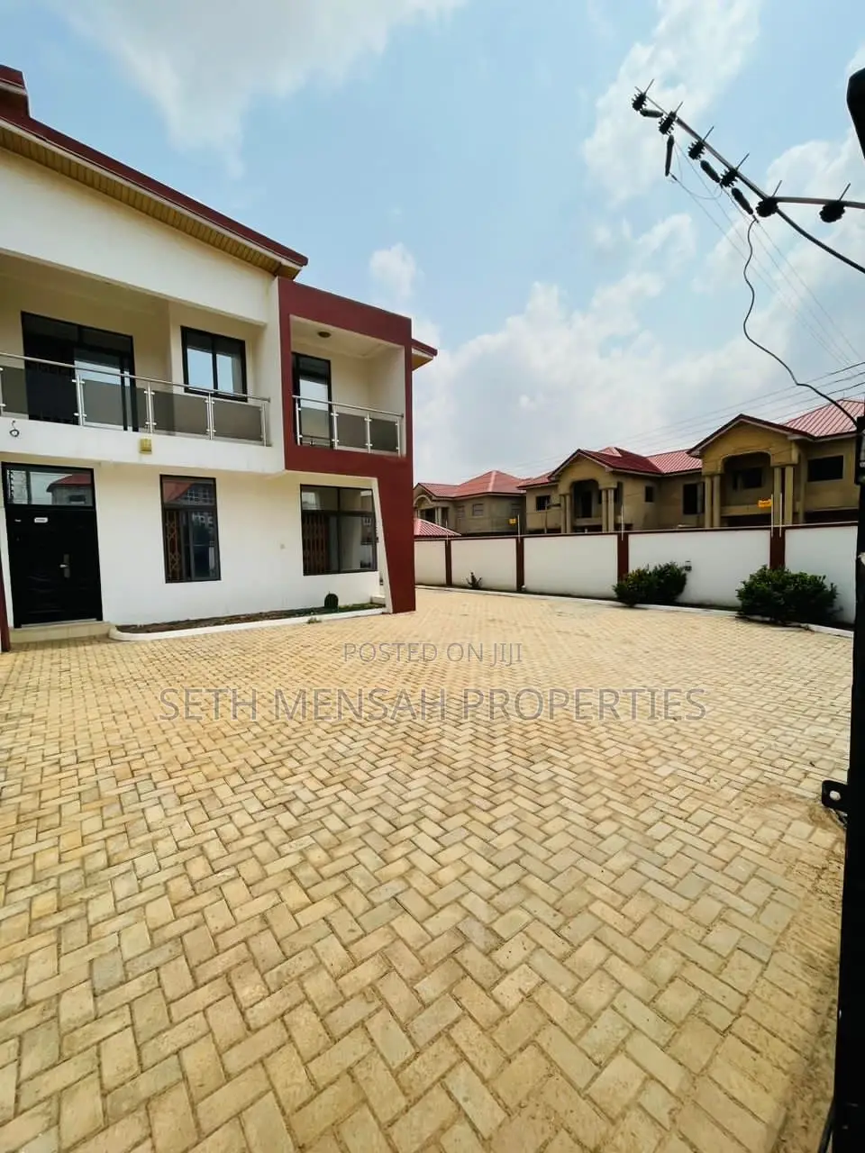 3bdrm House in East Legon for Rent