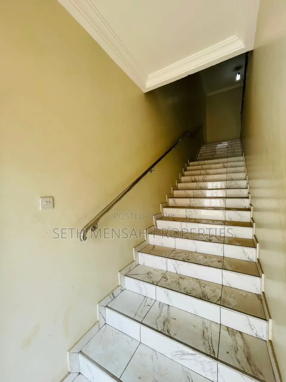 3bdrm House in East Legon for Rent