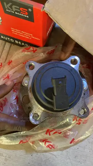 Hyundai Genesis 2017,18 Front Hub Available