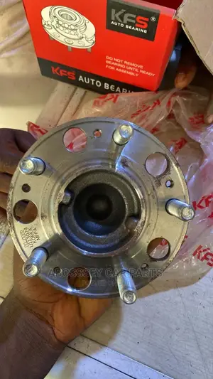 Hyundai Genesis 2017,18 Front Hub Available