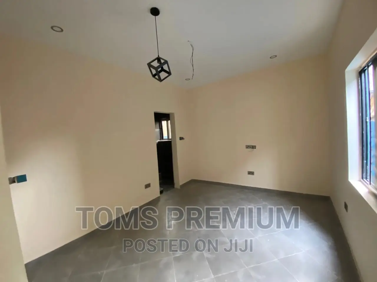 3bdrm Duplex in Botwe for Rent