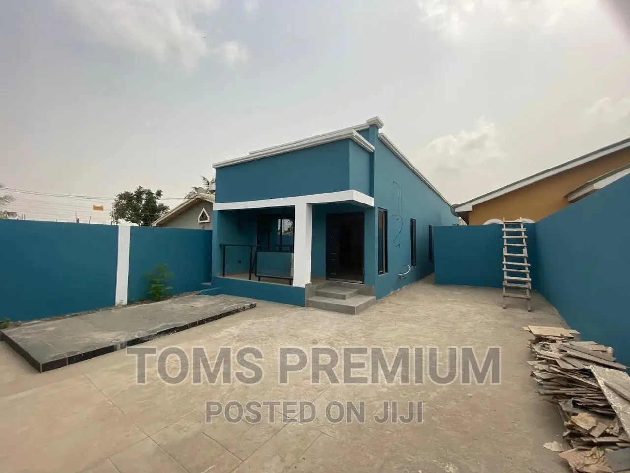 3bdrm Duplex in Botwe for Rent