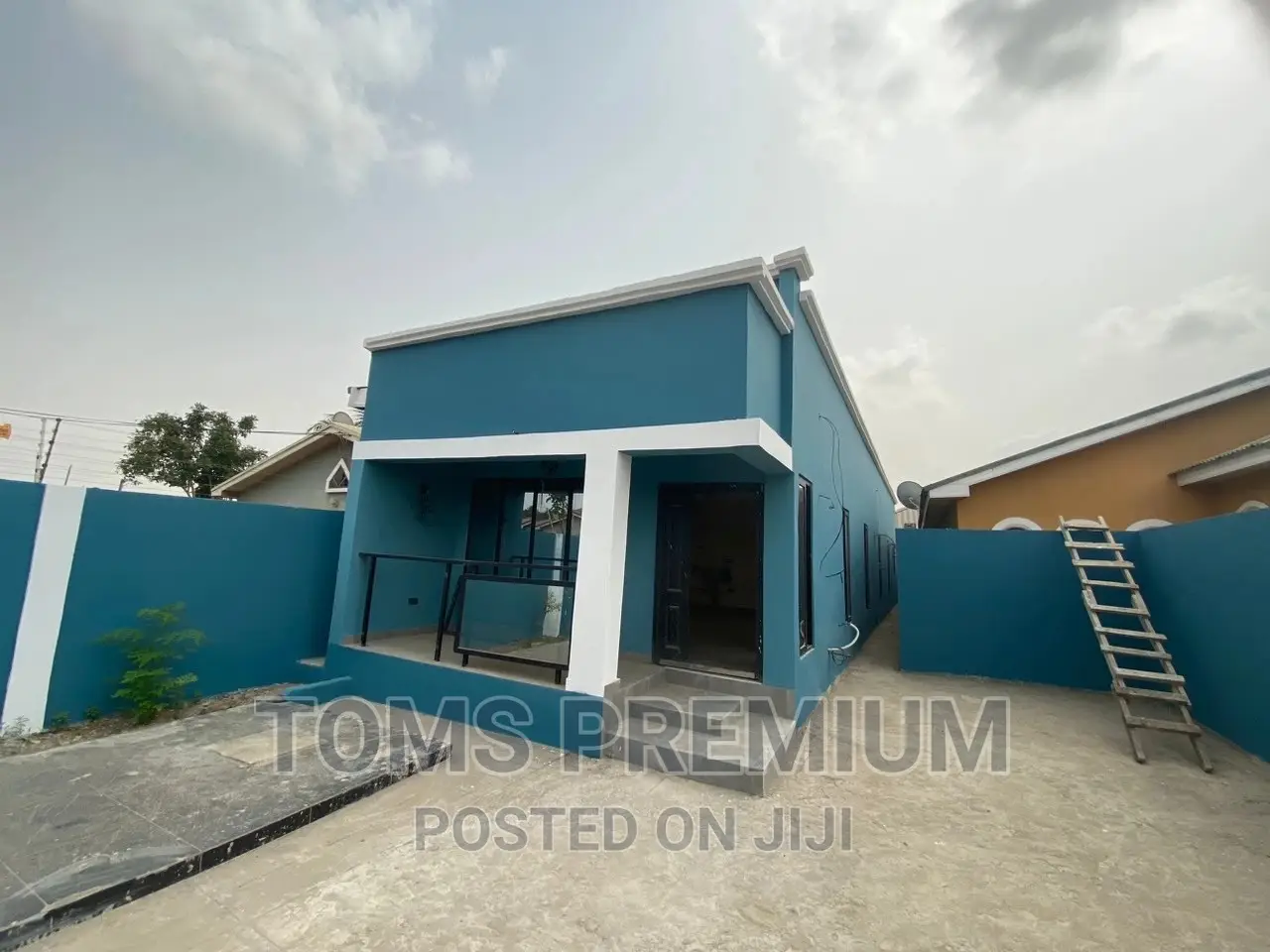 3bdrm Duplex in Botwe for Rent