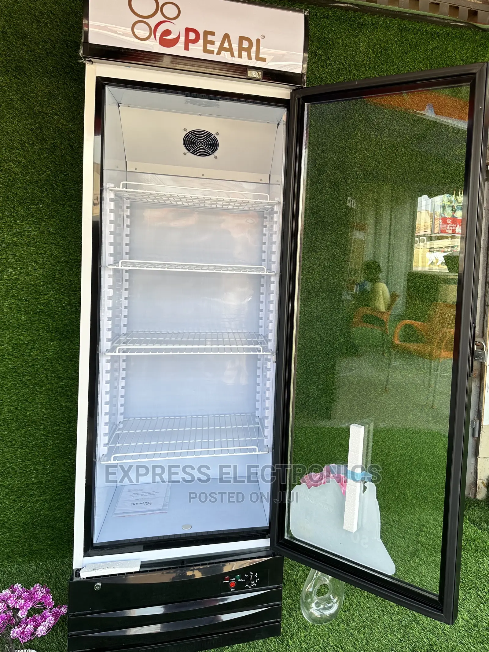 Feel Good  Display Fridge Pearl Adjustableshelve PVC37 248L