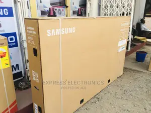 Diagonal Display Sleek Design Samsung UHD Smart 85”Au8000