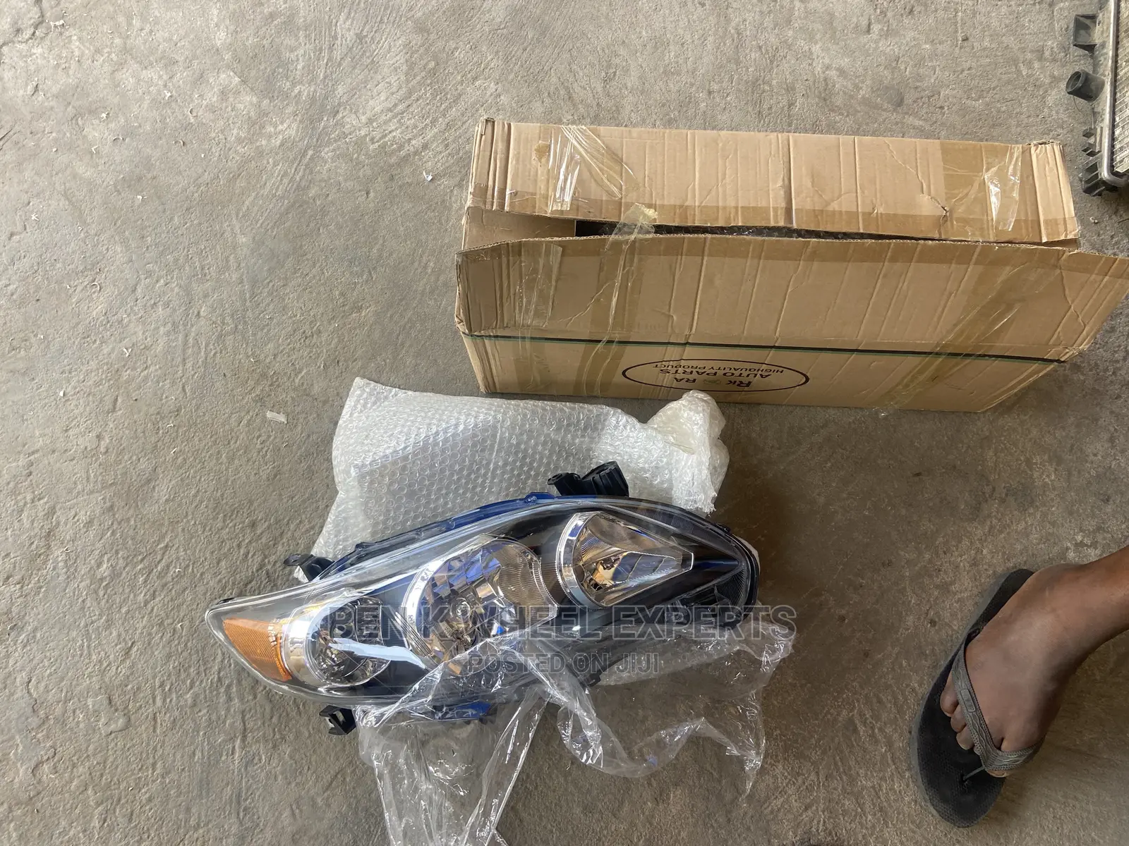 Black Headlight Toyota Corolla 2013