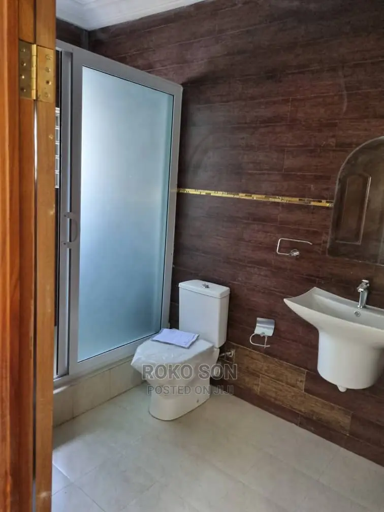 4bdrm Duplex in Dr, Tema Metropolitan for Rent