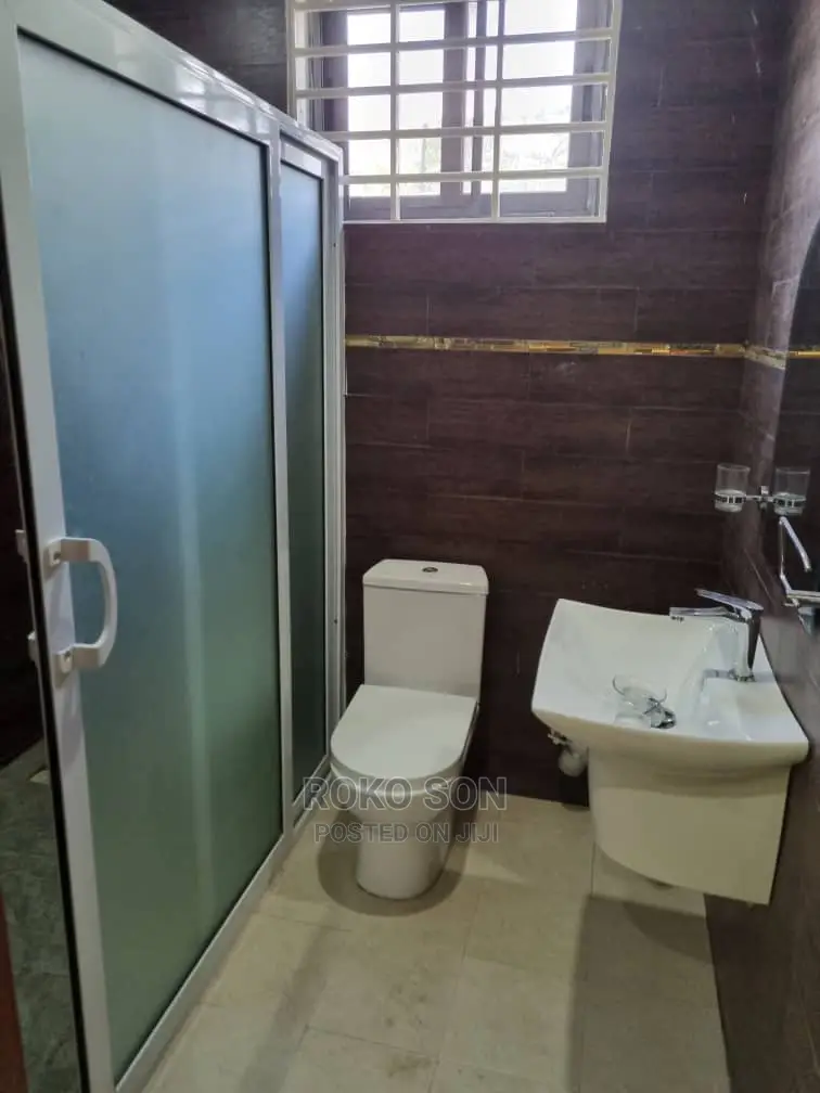 4bdrm Duplex in Dr, Tema Metropolitan for Rent