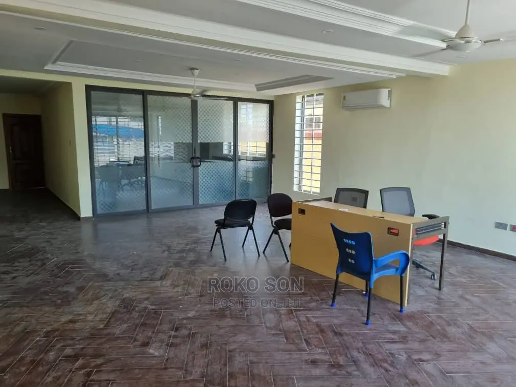 4bdrm Duplex in Dr, Tema Metropolitan for Rent