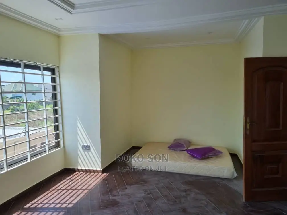 4bdrm Duplex in Dr, Tema Metropolitan for Rent