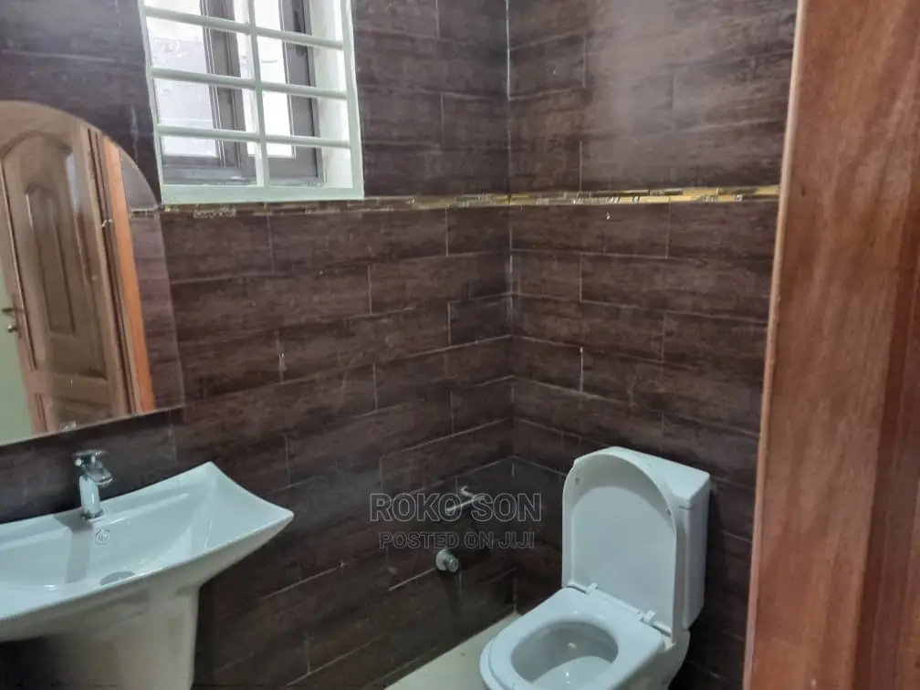 4bdrm Duplex in Dr, Tema Metropolitan for Rent