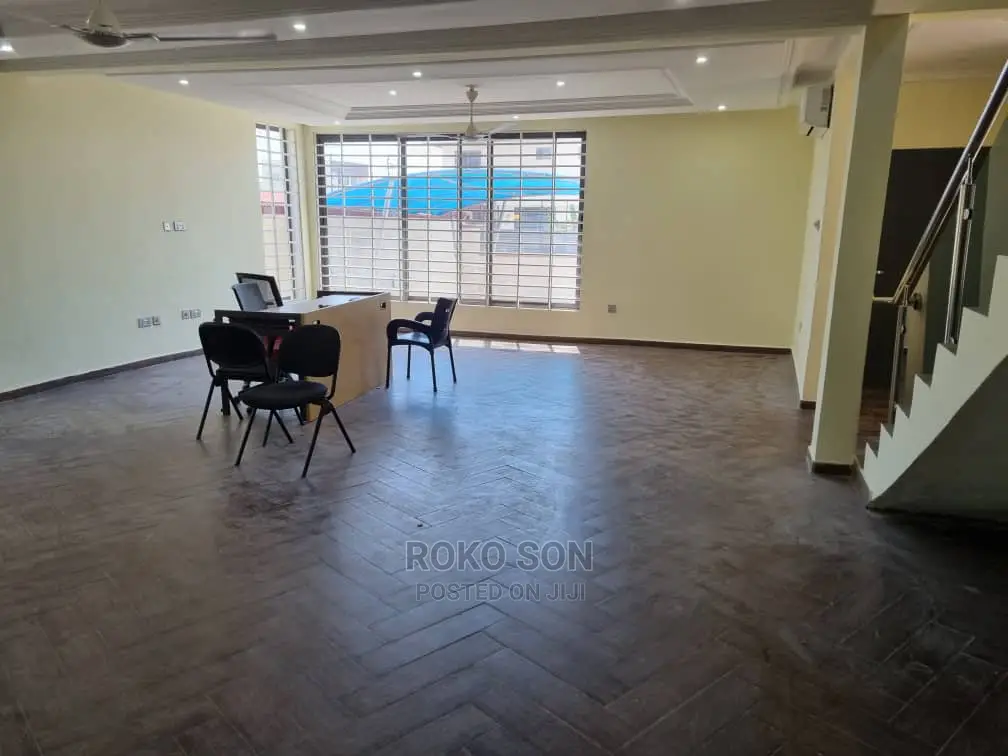 4bdrm Duplex in Dr, Tema Metropolitan for Rent