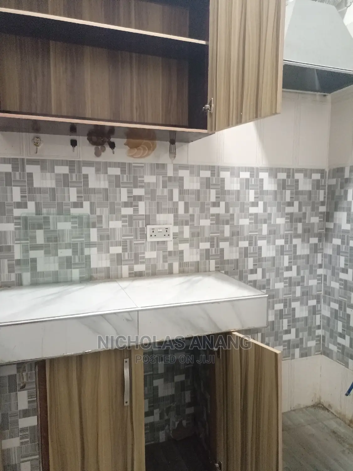 1bdrm Apartment in Dorns Properties, New Town for Rent