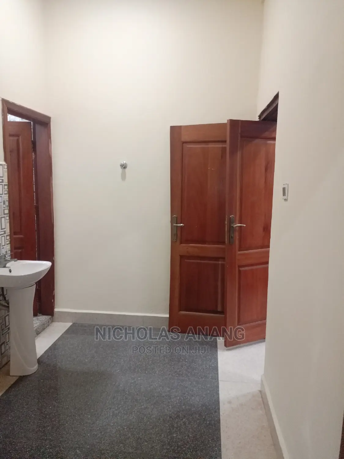 1bdrm Apartment in Dorns Properties, New Town for Rent