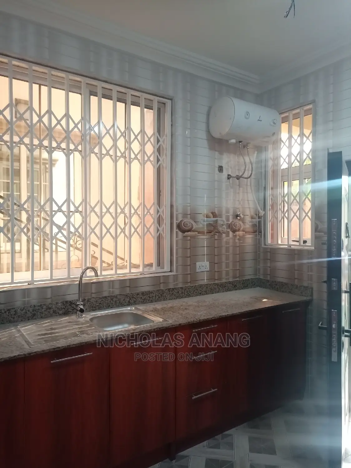 2bdrm Apartment in Dorns Properties, New Town for rent