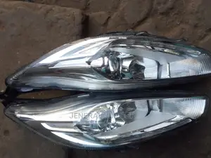 Ford Fiesta 2014,2015,2016 Headlight Pair. (All White)