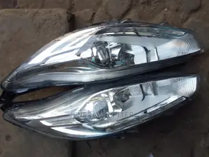 Ford Fiesta 2014,2015,2016 Headlight Pair. (All White)