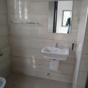3bdrm Duplex in Dr Roko, The Mall for rent