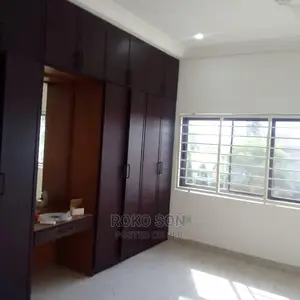 3bdrm Duplex in Dr Roko, The Mall for rent
