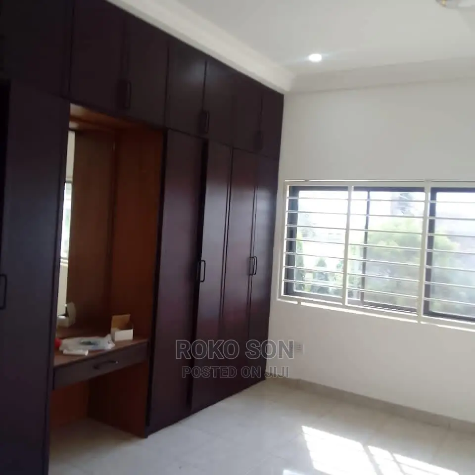 3bdrm Duplex in Dr Roko, The Mall for rent