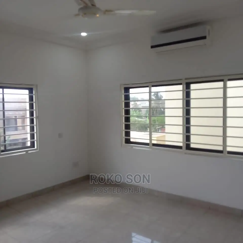 3bdrm Duplex in Dr Roko, The Mall for rent