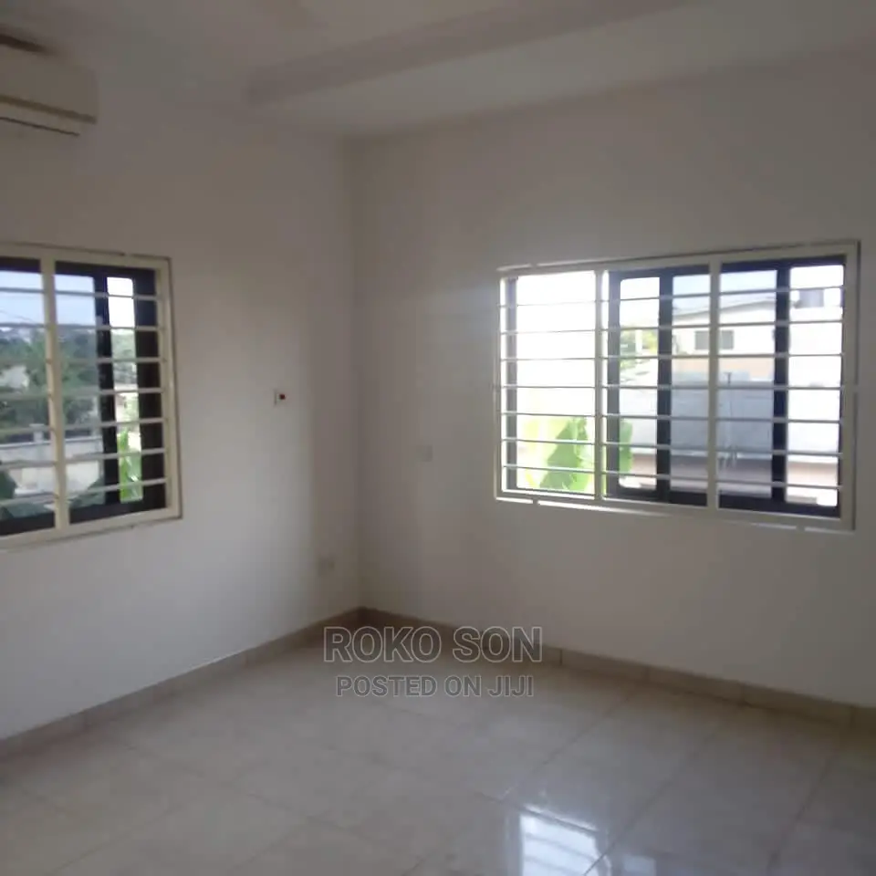 3bdrm Duplex in Dr Roko, The Mall for rent