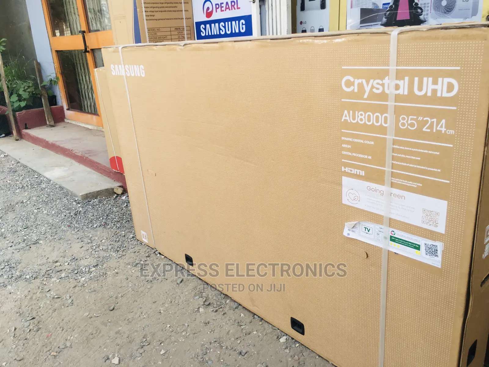 Samsung Diagonal Display 85”UHD Smart Au8000