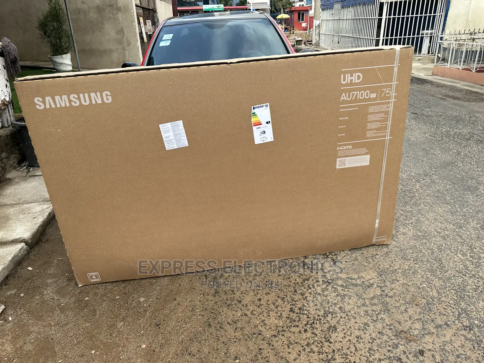 Enjoy/Listen Good Sound With UHD Samsung 75”Series 7